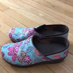 Danita clogs